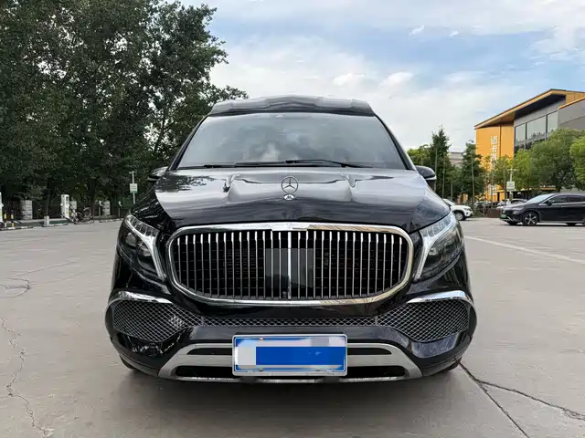 Mercedes-Benz V V 260 L, Длинная база, Люкс