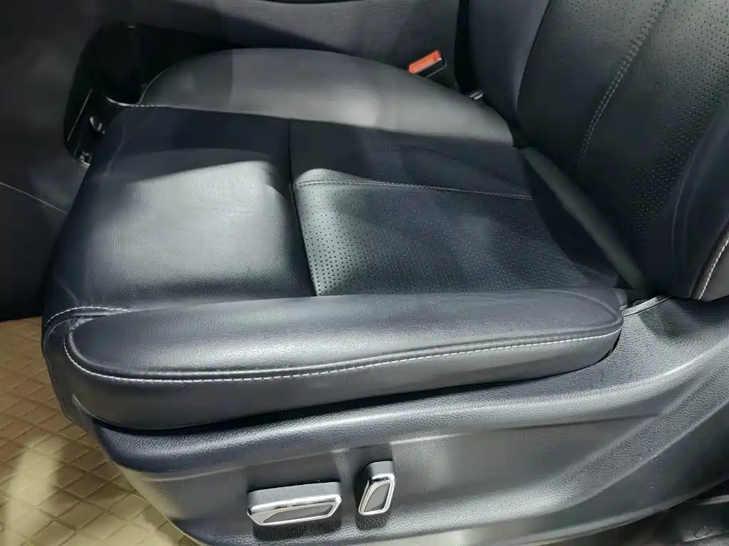 GAC Trumpchi Trumpchi M8 2023 Leading Series 390T Premium Edition фото 20