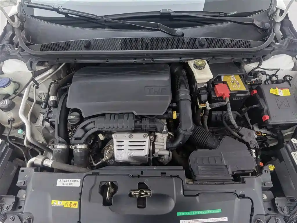 Peugeot 308S 2015 1.2T Auto Dynamic Edition фото 6