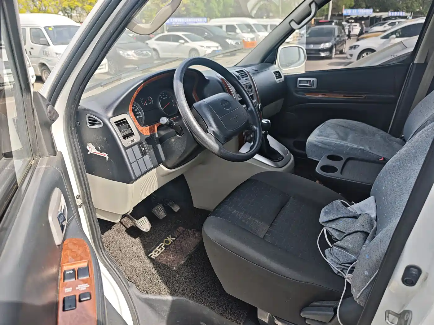 Jinbei Grace 2017 2015 2.0L Classic Edition Standard Model Long Wheelbase 7/9-Seater