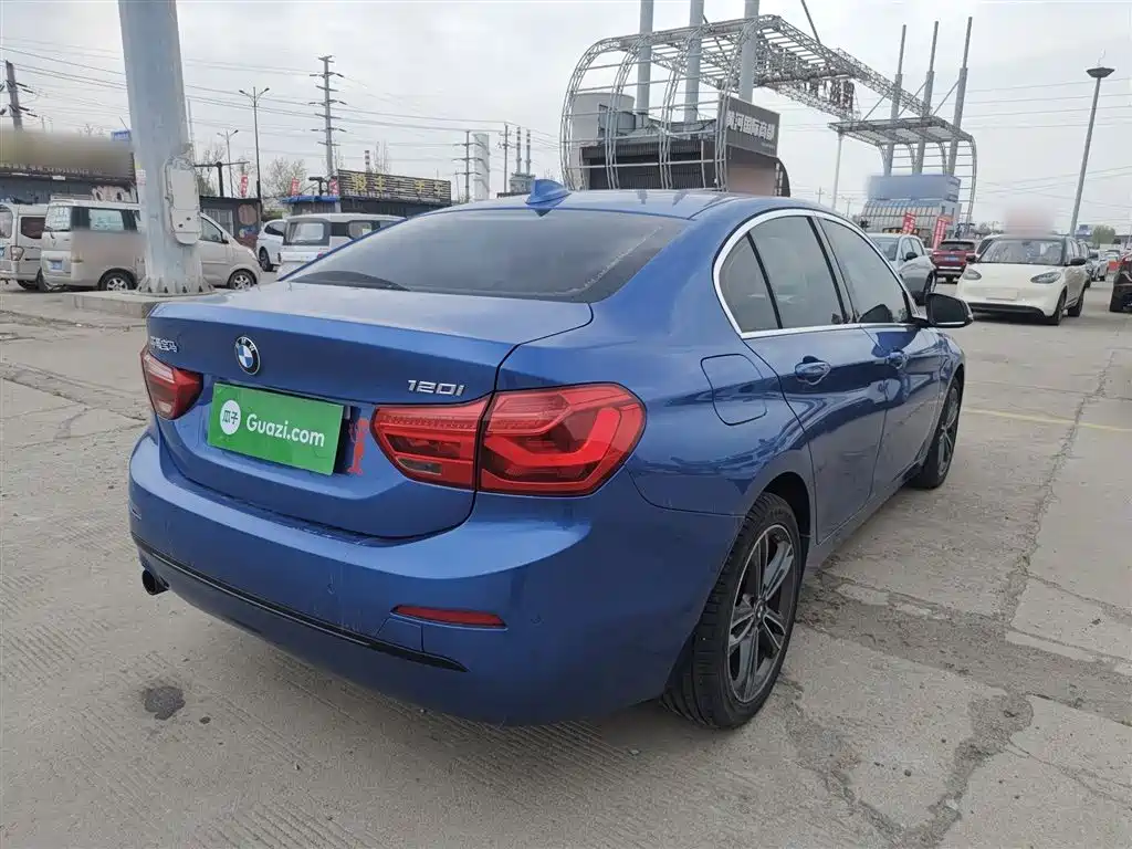 BMW 1 Series 2017 118i Sport фото 5