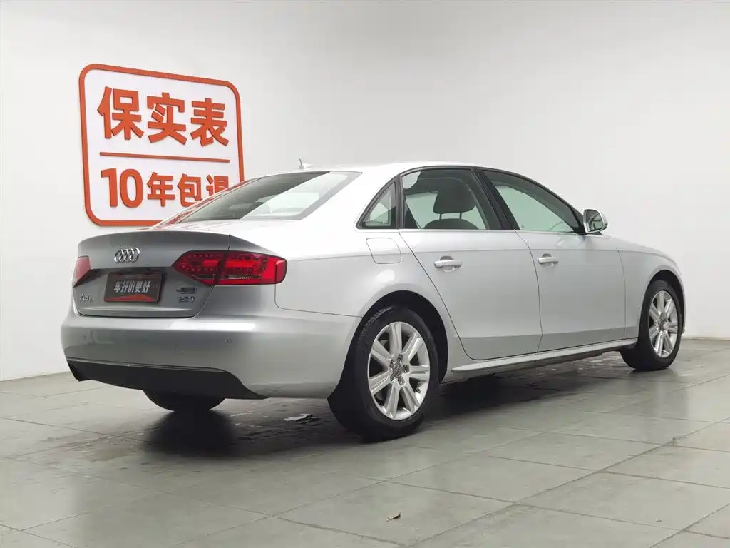 Audi A4L 2010 2.0 TFSI Luxury фото 2