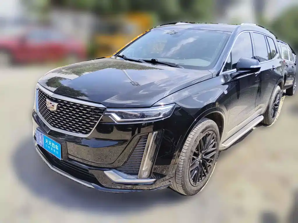 Фото 1 - Cadillac XT6