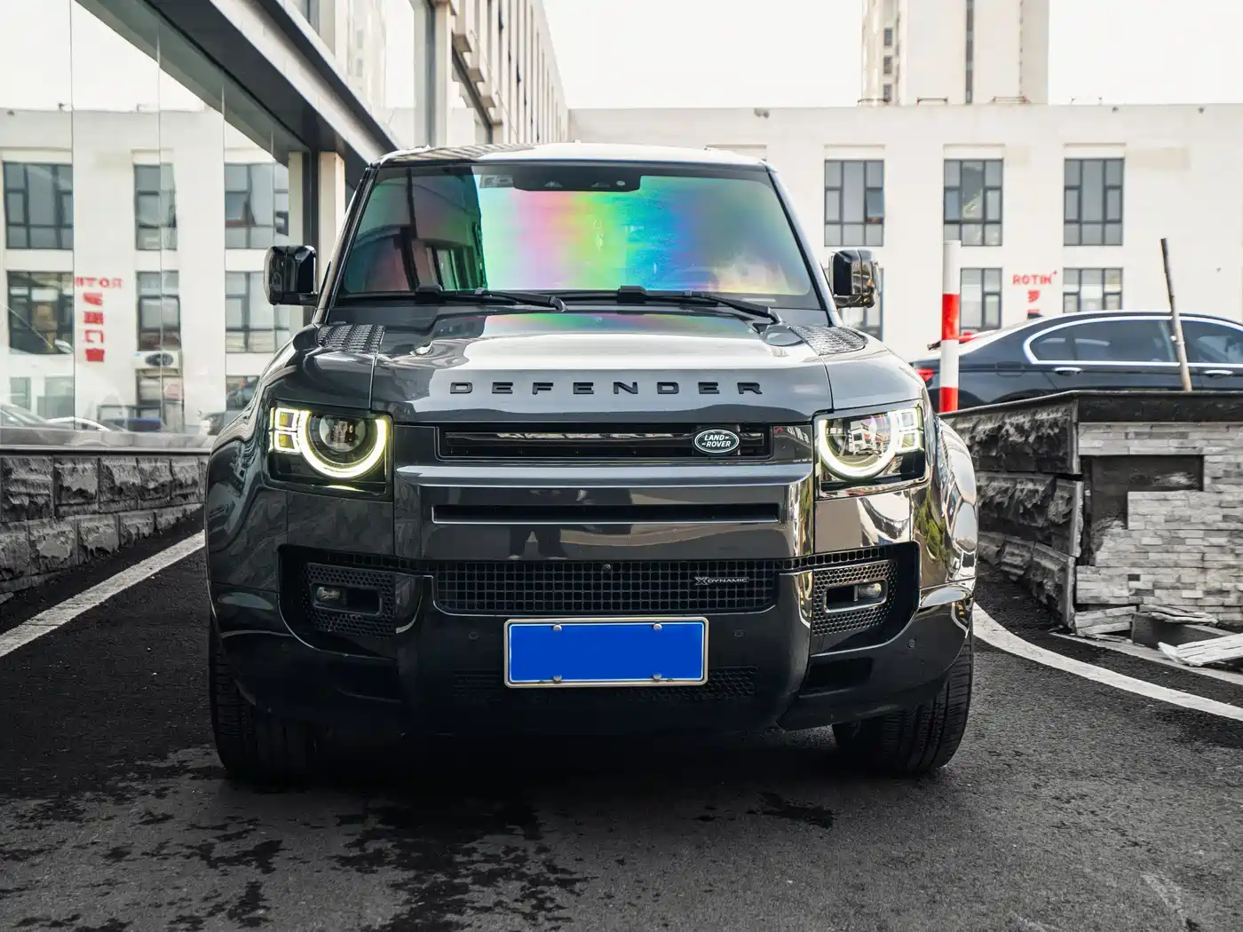 Land Rover Defender 2023 Model 110 3.0T P400 X-DYNAMIC HSE фото 2