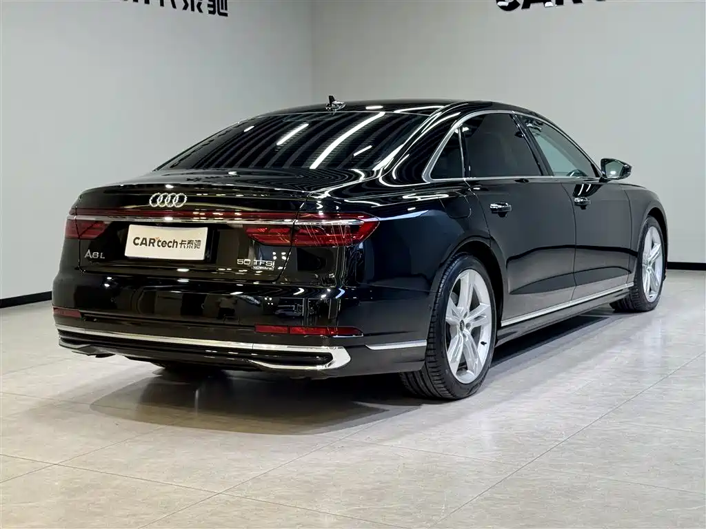 Audi A8 2023 A8L 50 TFSI quattro Exclusive фото 2