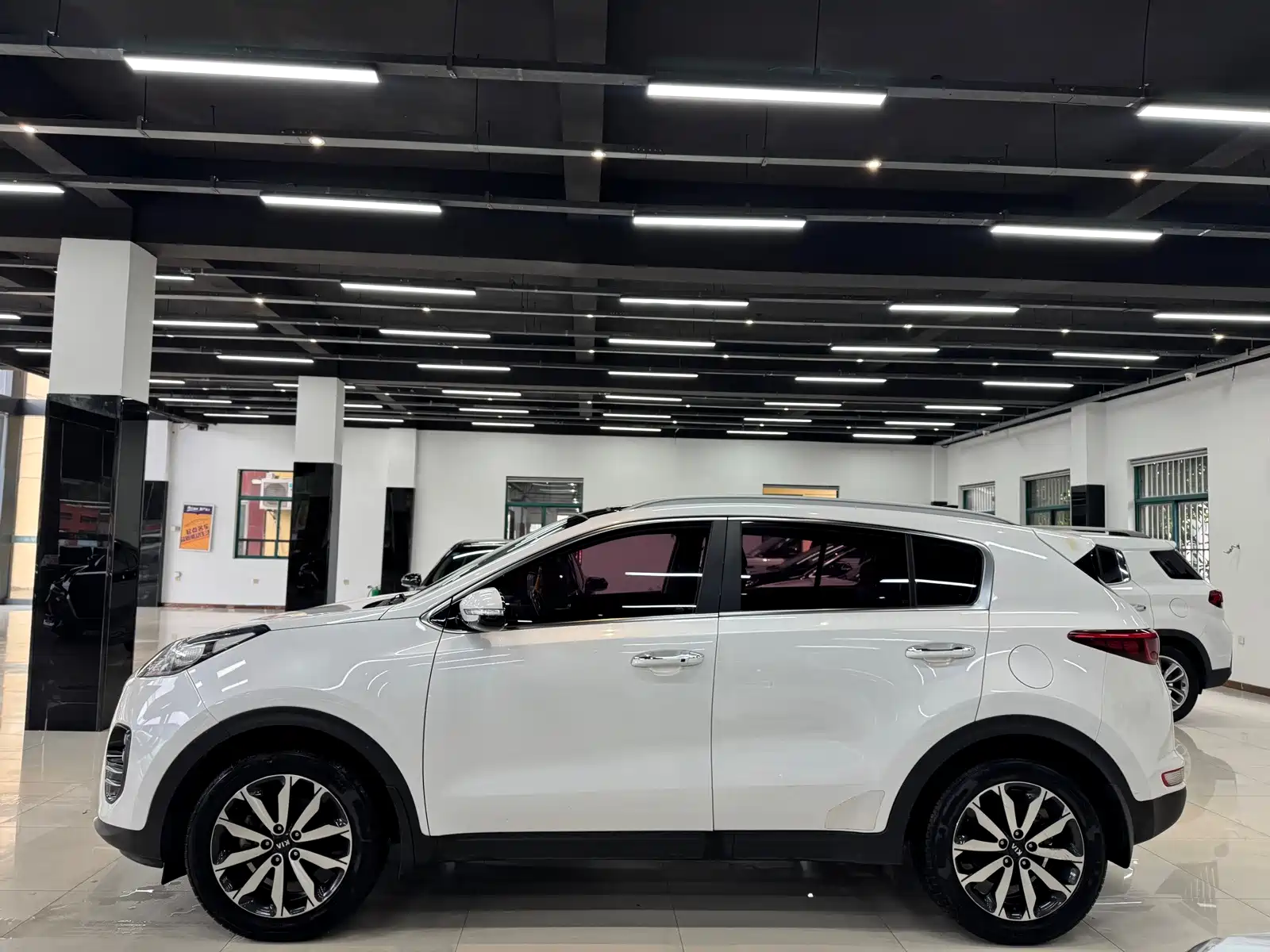 Фото 8 - Kia KX5
