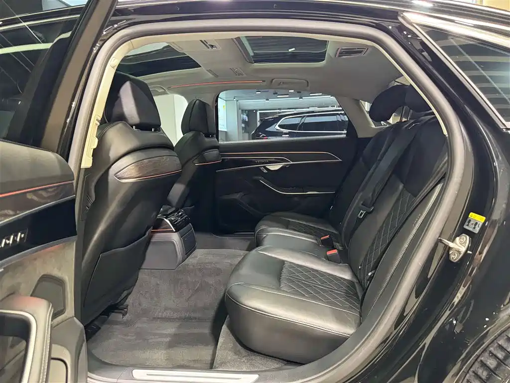 Audi A8 2023 A8L 50 TFSI quattro Exclusive фото 15