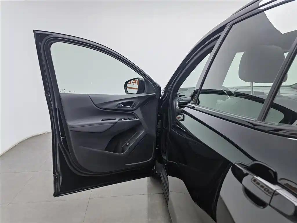 Chevrolet Equinox 2023 Mild Hybrid 2.0T RS Smart Frontier Edition фото 8