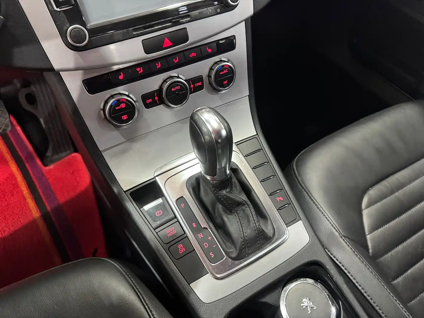 Volkswagen Magotan 2012 Facelift 1.8TSI Luxury фото 15