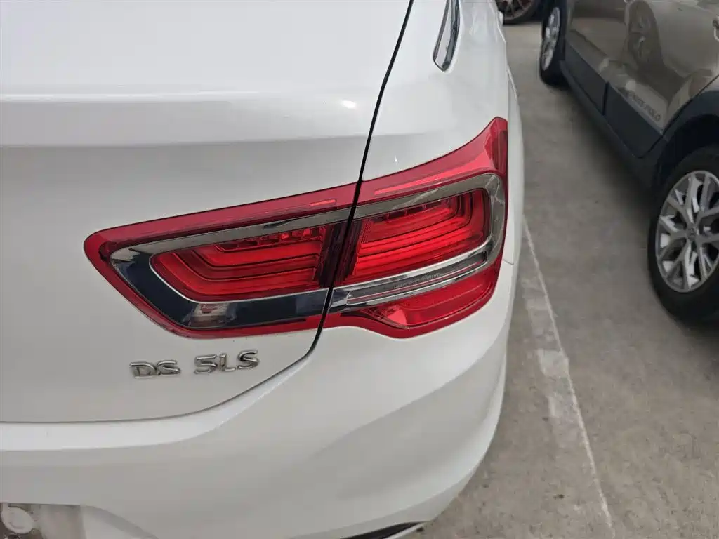 DS 5LS 2016 2015 1.6T Elegance THP160