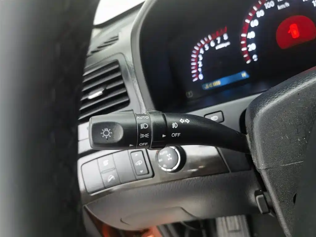 Kia Borego 2008 3.8L Luxury Edition China IV фото 21
