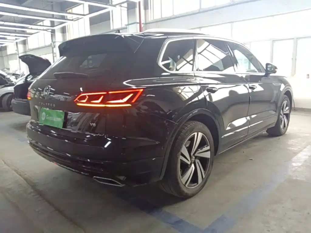 Фото 7 - Volkswagen Touareg
