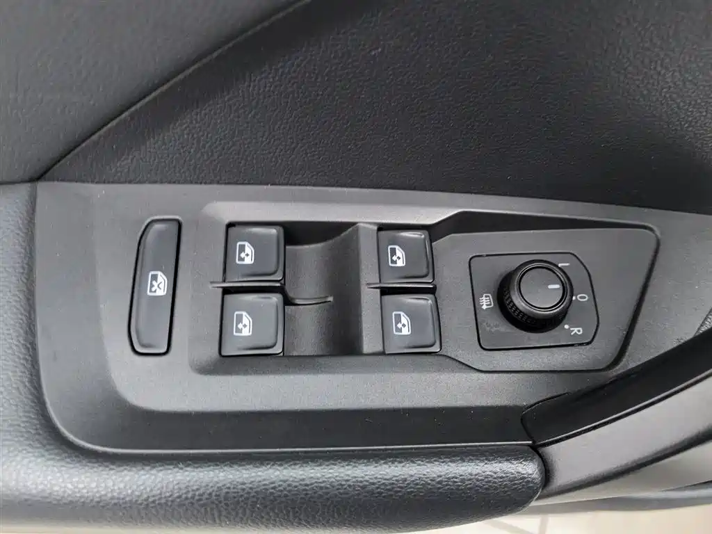 Volkswagen Tharu 2021 280TSI 2WD Luxury Plus фото 9