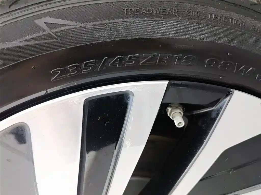 Volkswagen Magotan GTE Plug-in Hybrid 2022 GTE Premium фото 24