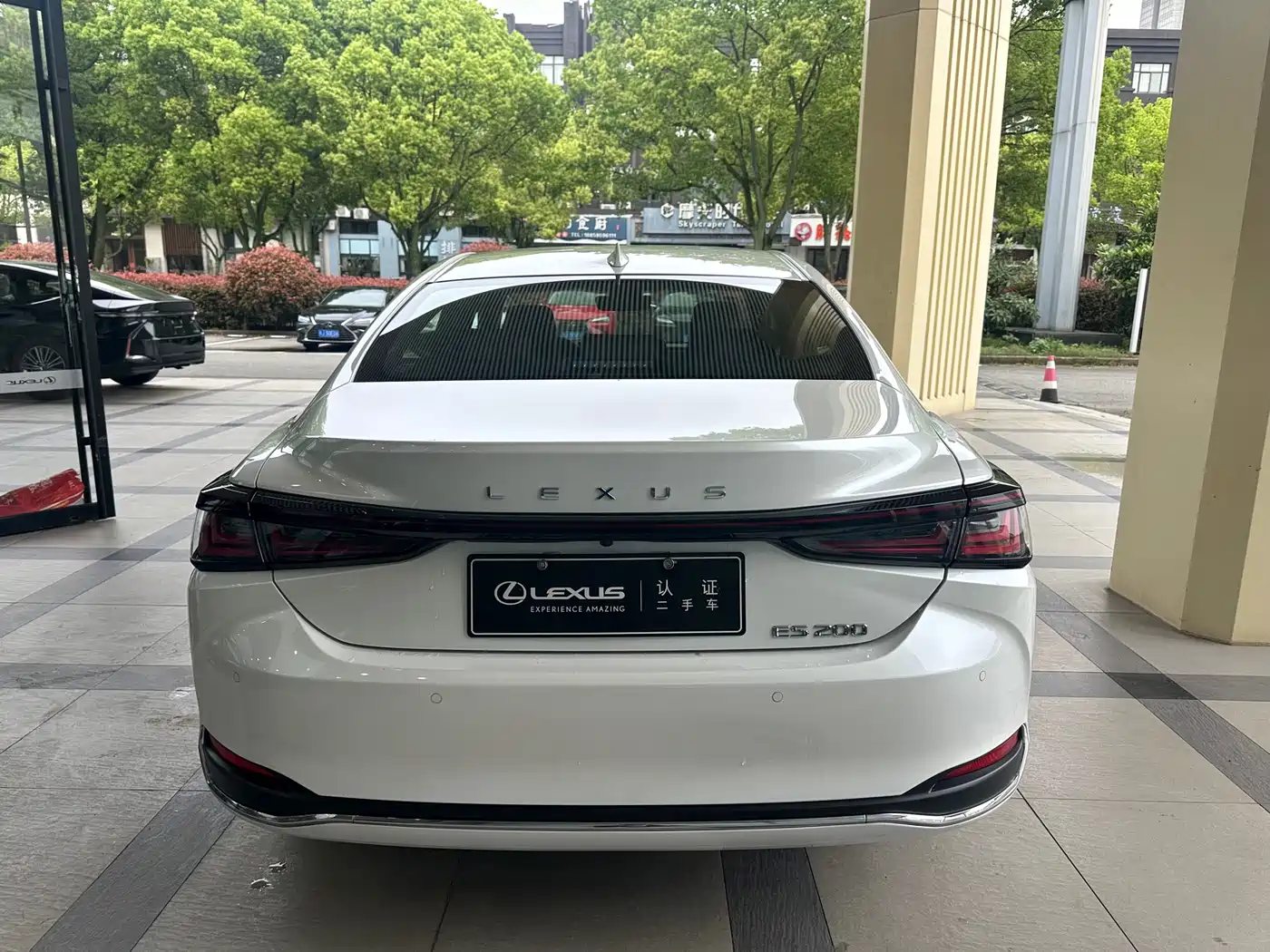 Lexus ES 2025 200 Ultimate Edition фото 9
