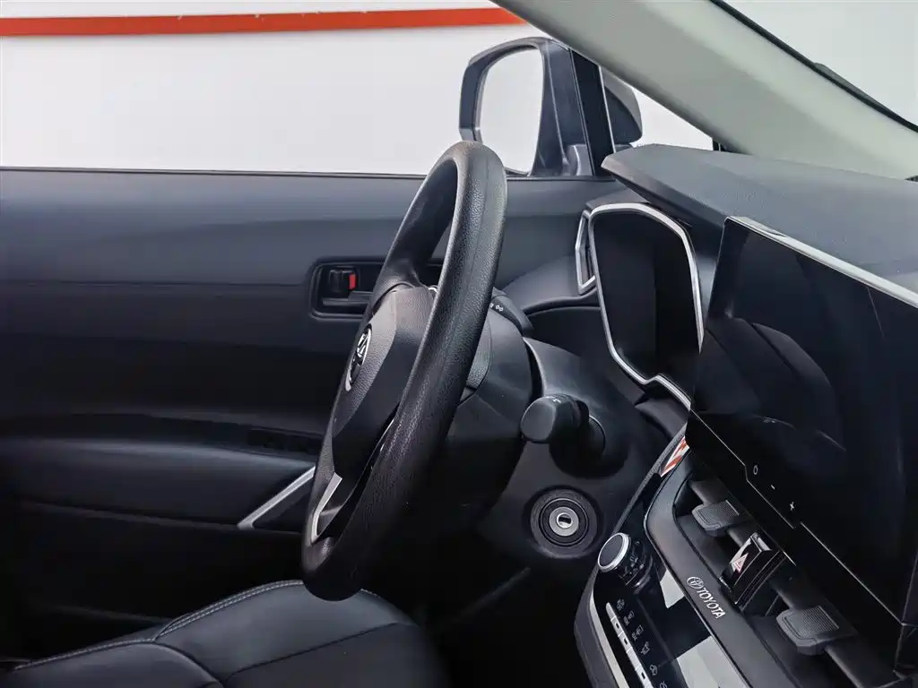 Toyota Frontlander 2024 2.0L CVT Elite Plus Edition фото 22