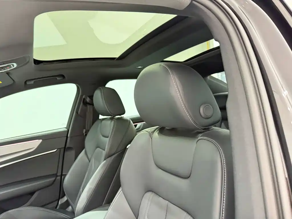 Фото 13 - Audi A6L