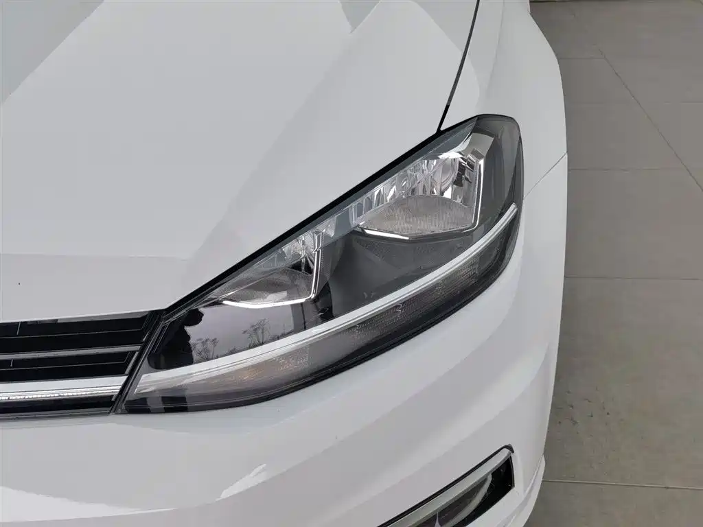 Volkswagen Golf 2020 200TSI DSG Comfort Progressive Edition фото 7