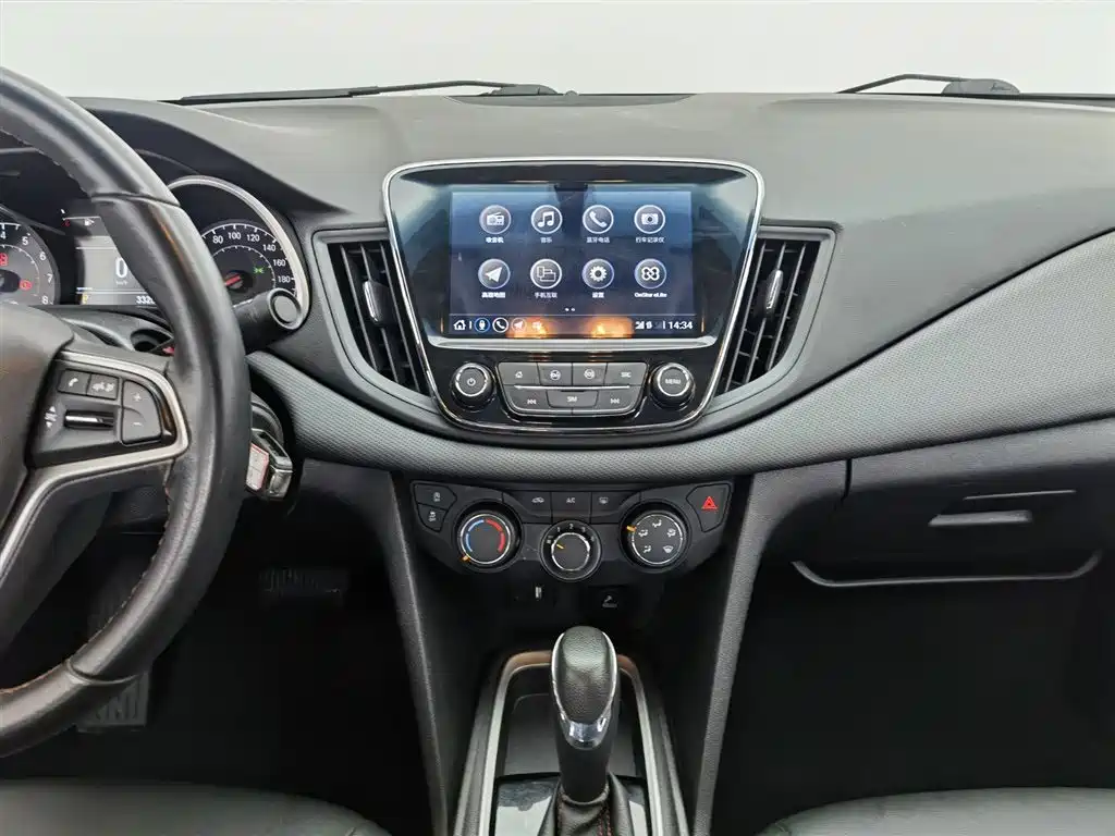 Chevrolet Monza 2020 Mild Hybrid Redline 320T Dual-Clutch Joy Edition фото 12