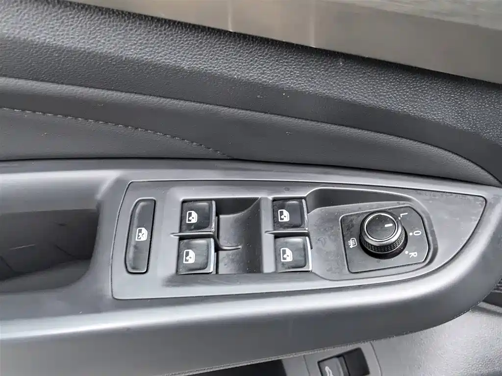 Volkswagen Passat 2020 Facelift 280TSI Business Version China VI фото 9