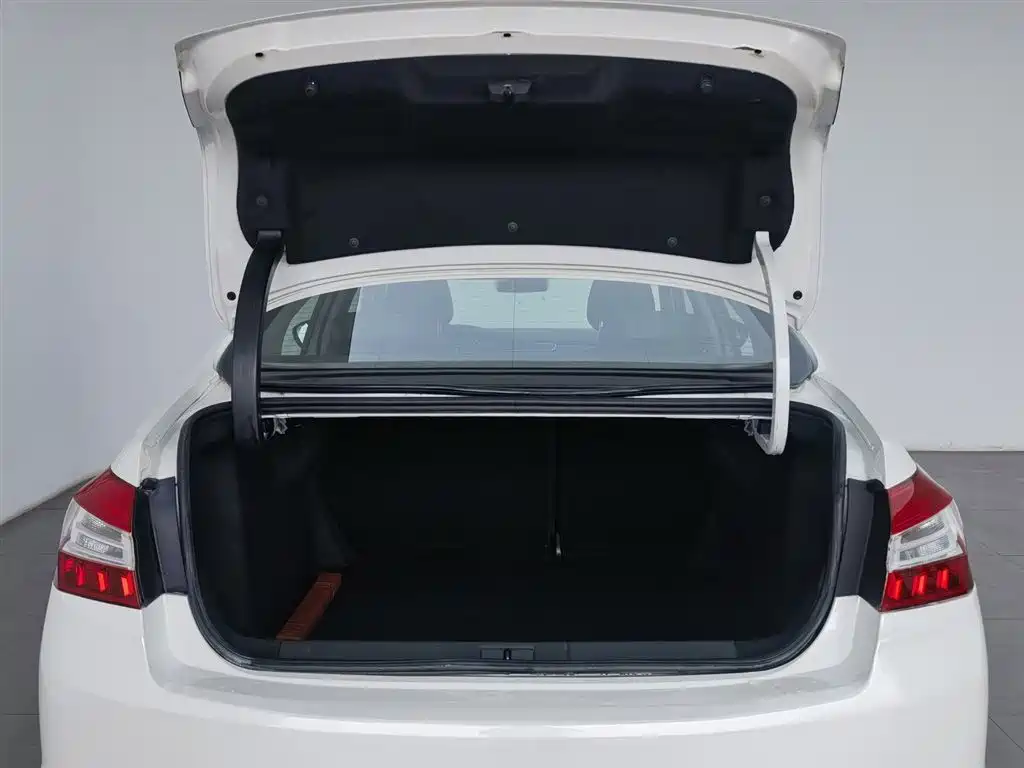 Peugeot 408 2014 1.8L Automatic Luxury Edition фото 16