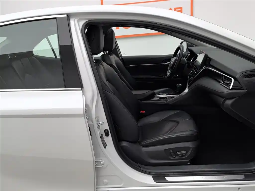 Toyota Camry 2021 2.0G Luxury Edition фото 23