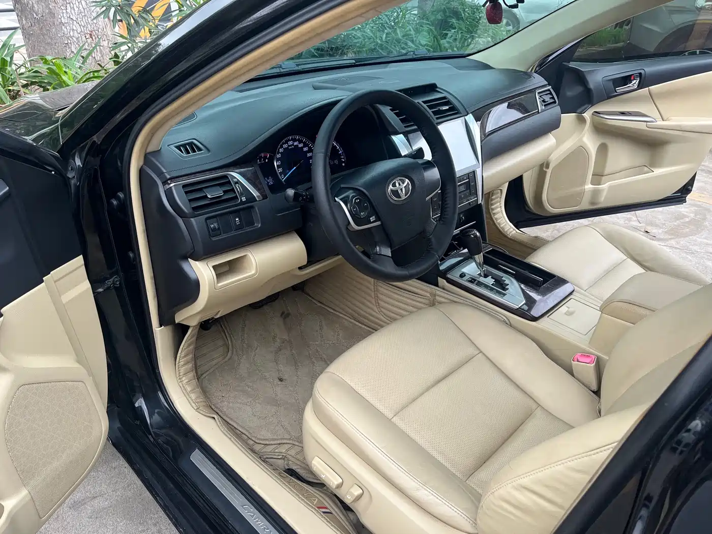 Toyota Camry 2015 2.0G Leading Edition фото 6