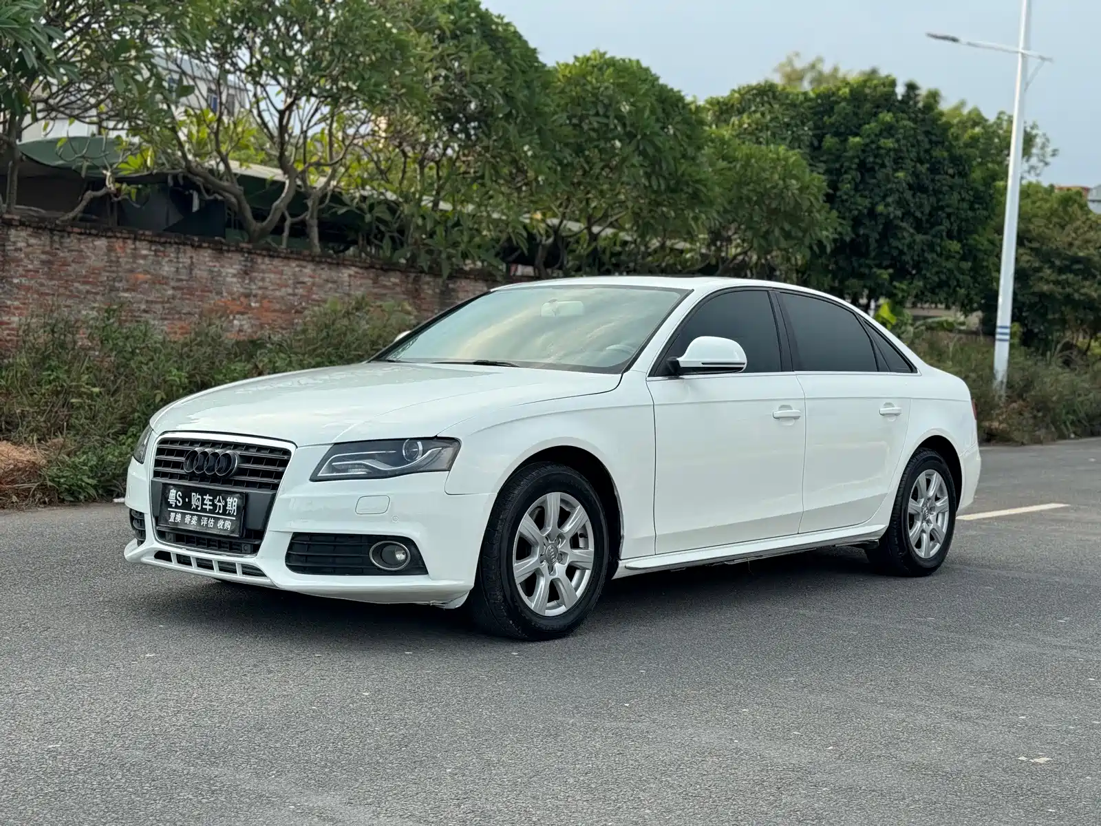 Фото 1 - Audi A4L