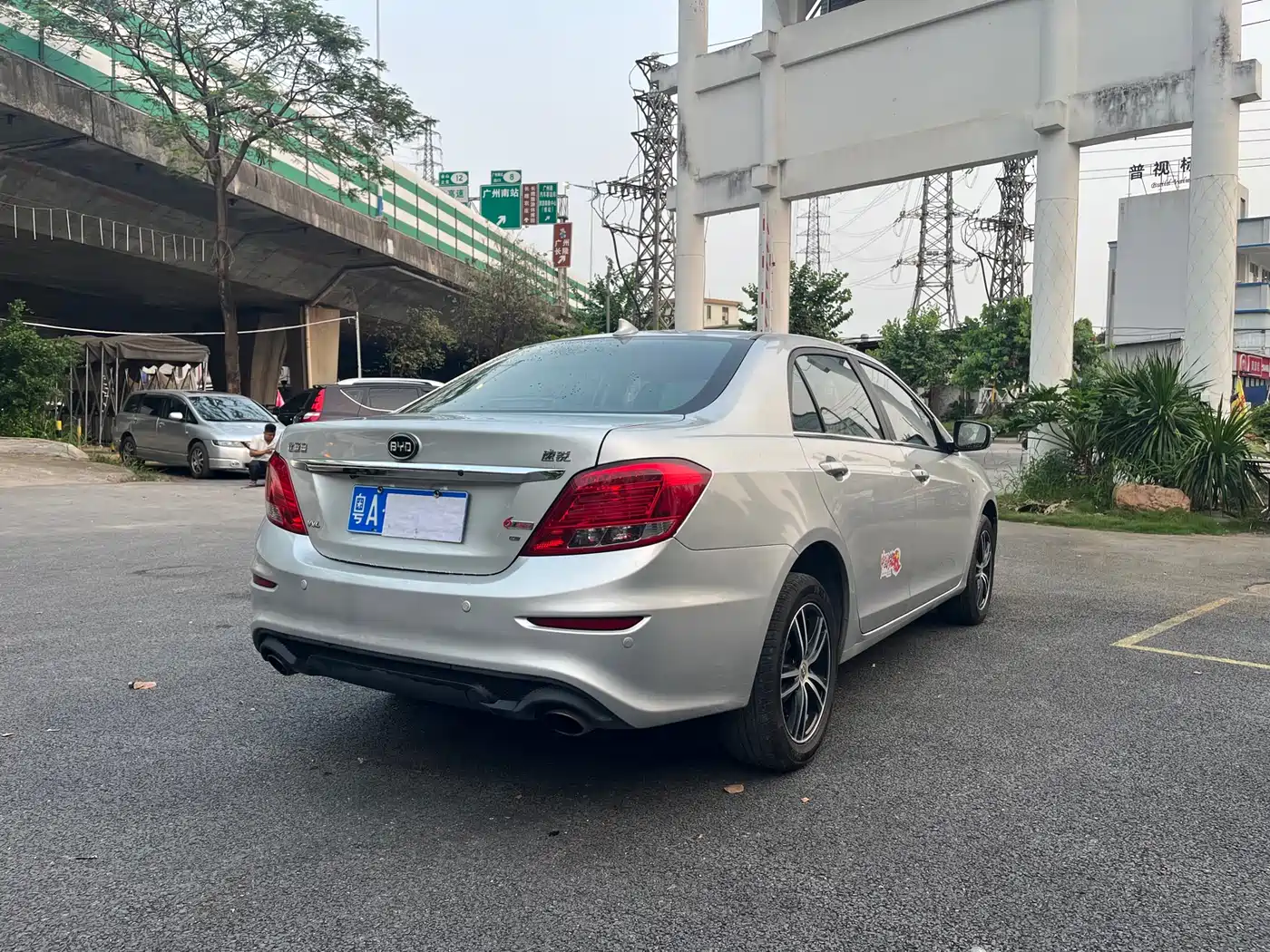 BYD Surui 2015 1.5L Automatic Luxury Model фото 5