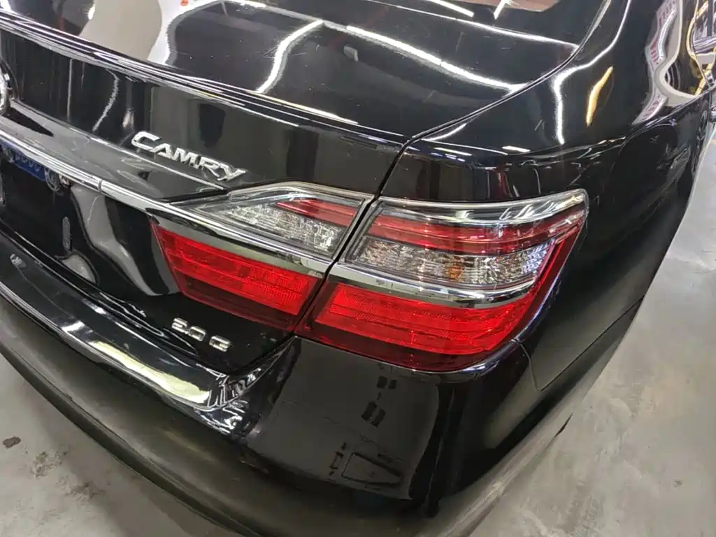 Фото 8 - Toyota Camry