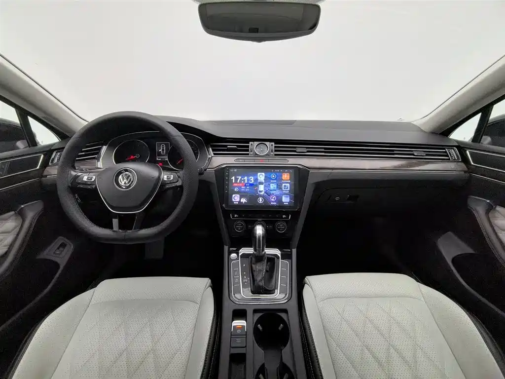 Volkswagen Magotan 2018 330TSI DSG Luxury фото 5