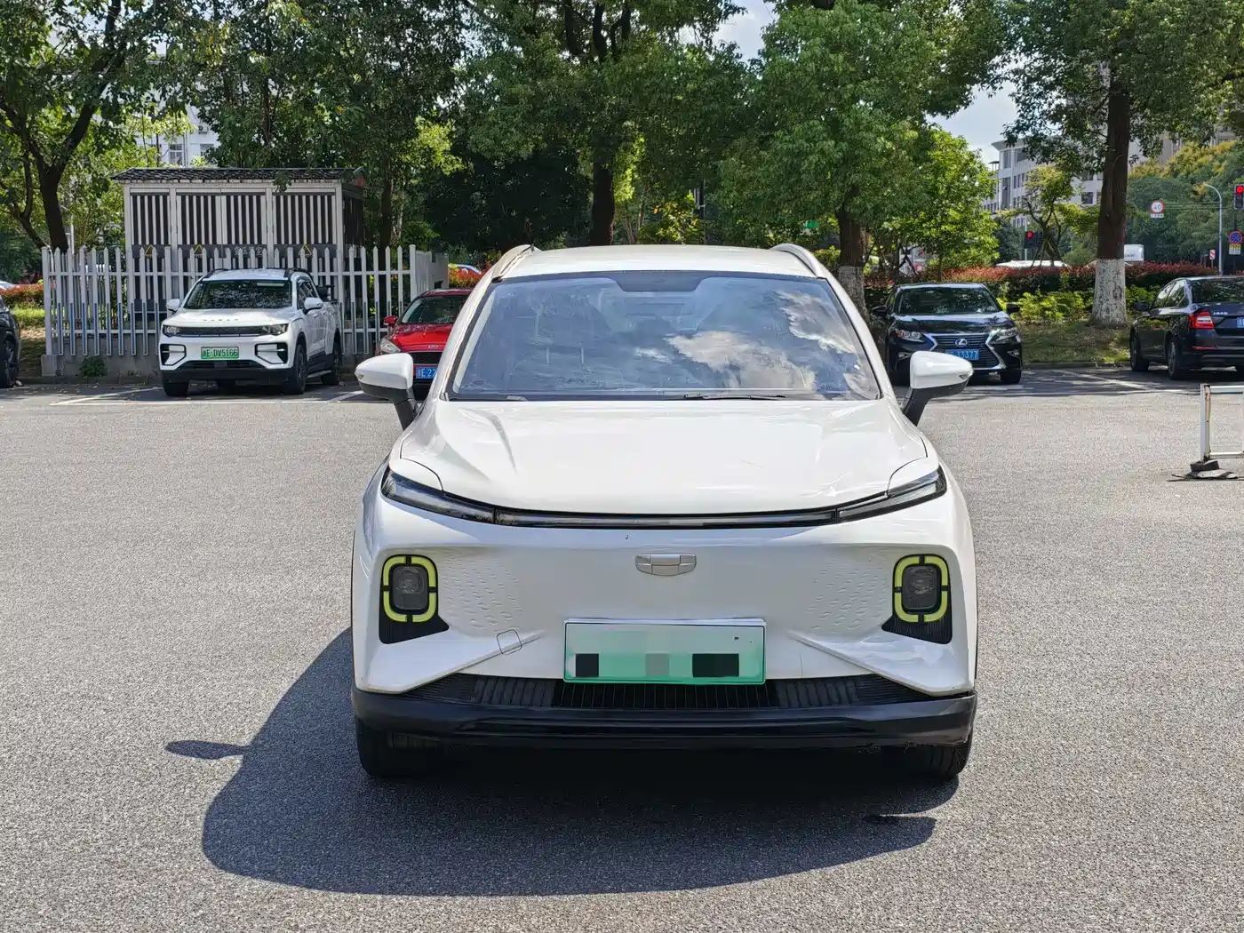 Фото 2 - Geely Geometry E Firefly