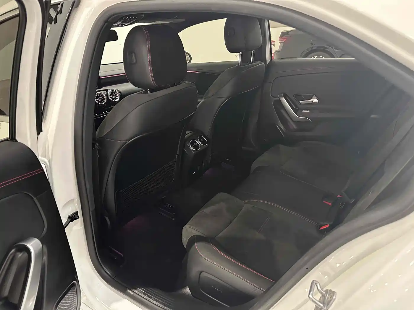 Mercedes-Benz A-Class 2023 A 200 L Fashion фото 6