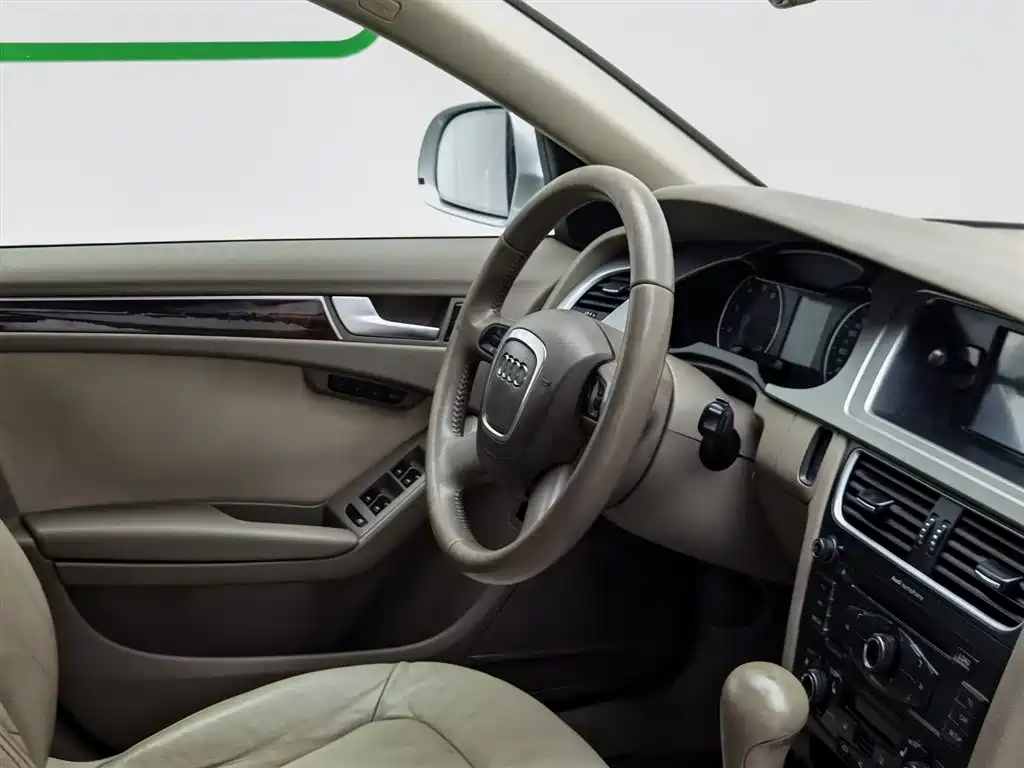 Audi A4L 2009 2.0 TFSI Technology фото 22