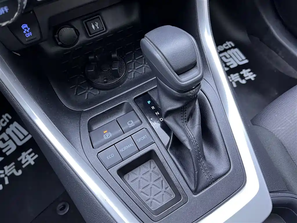 Toyota RAV4 Rongfang 2022 2.0L CVT 2WD Trend Edition фото 27