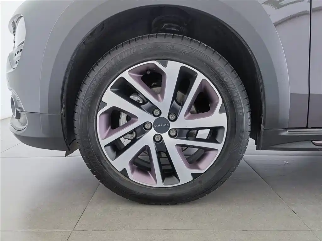 Lynk & Co 02 2021 1.5TD DCT 2WD Shine Champion Edition фото 17