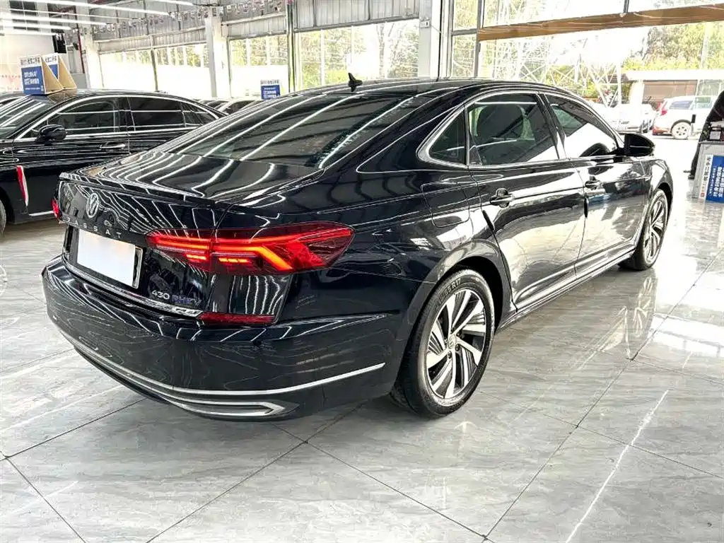 VOLKSWAGEN PASSAT NEW ENERGY