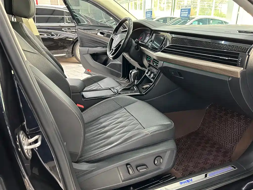 VOLKSWAGEN PASSAT NEW ENERGY