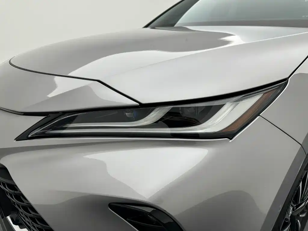 Фото 21 - Toyota Venza