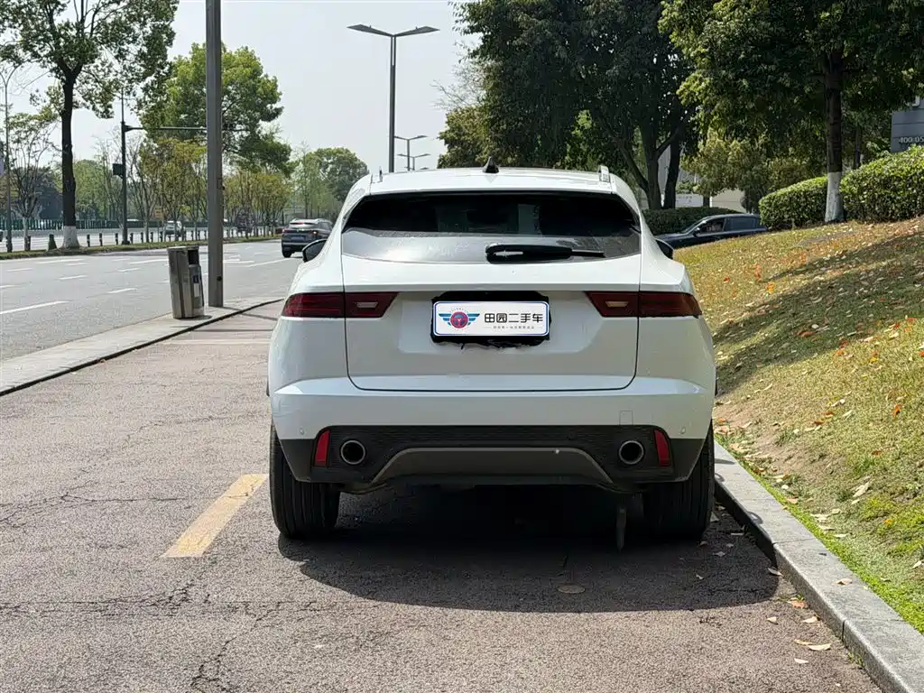 JAGUAR E PACE
