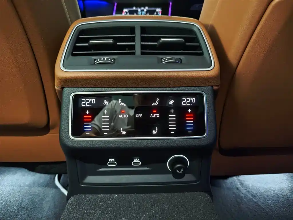Audi A7L 2025 Model Year 45 TFSI quattro Premium фото 14