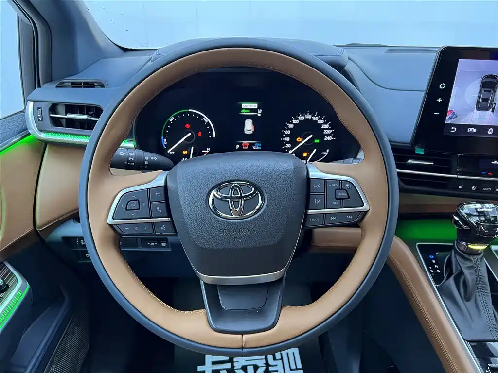 Toyota Granvia 2024 2.5L Hybrid Comfort фото 20