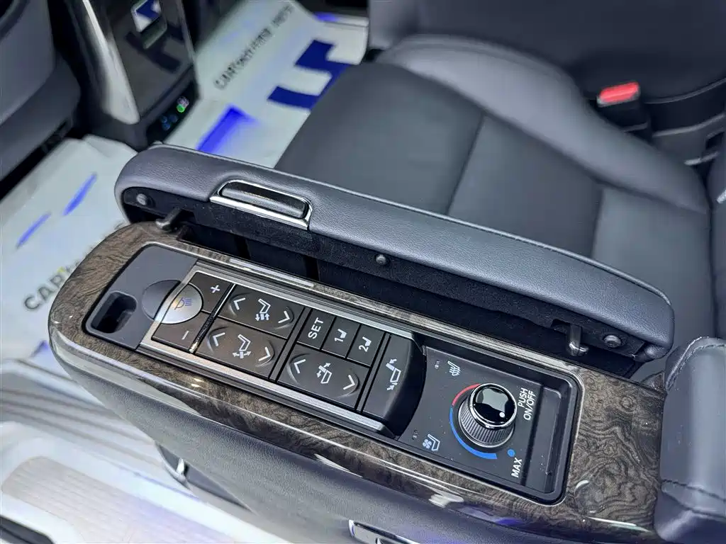 Toyota Vellfire 2021 Crown Hybrid 2.5L HV Premium Edition фото 25
