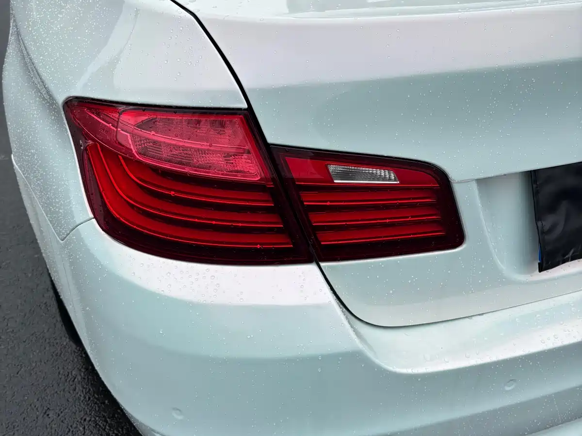 BMW 5 Series 2013 530Li Leadership фото 11