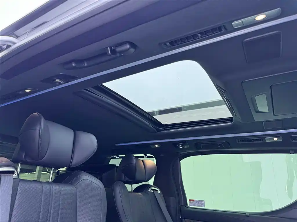 Toyota Vellfire 2021 Crown Hybrid 2.5L HV Premium Edition фото 26