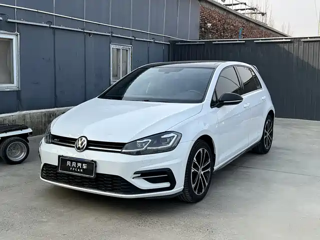 VOLKSWAGEN GOLF