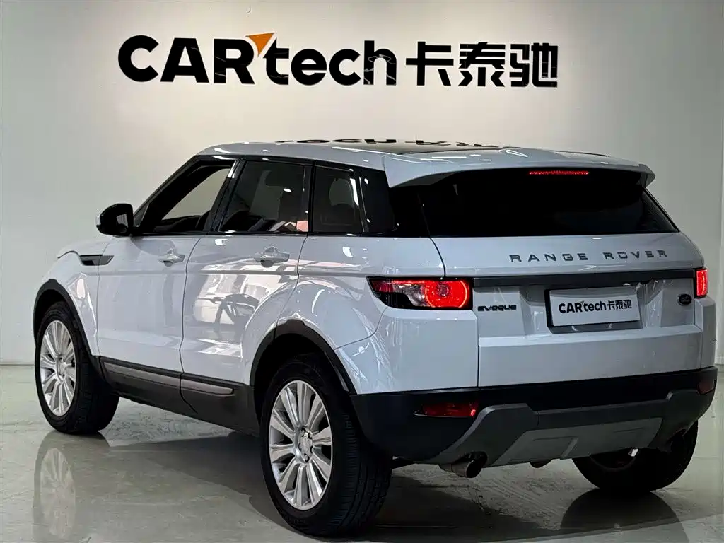 Land Rover Range Rover Evoque 2015 2.0T 5-Door Intelligent Edition фото 6