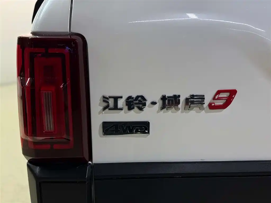 Jiangling Yuhu 9 2022 2022 2.0T Automatic Gasoline 4WD Comfort