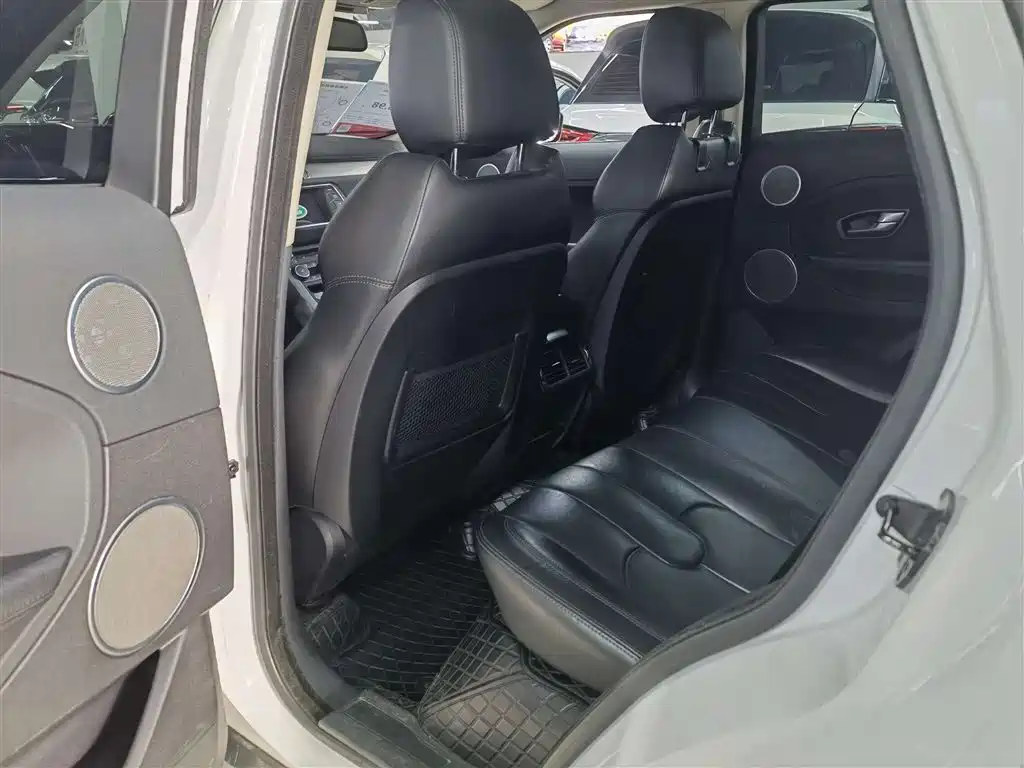 Land Rover Range Rover Evoque 2015 2.0T 5-Door Intelligent Edition фото 15