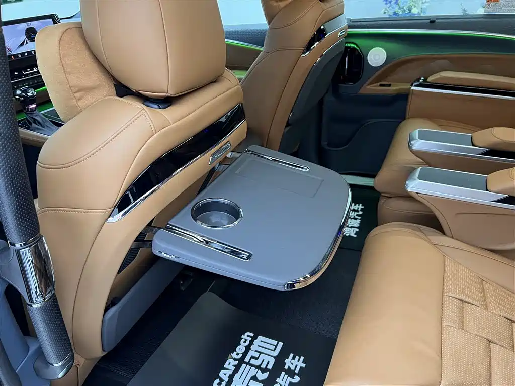 Toyota Granvia 2024 2.5L Hybrid Comfort фото 39